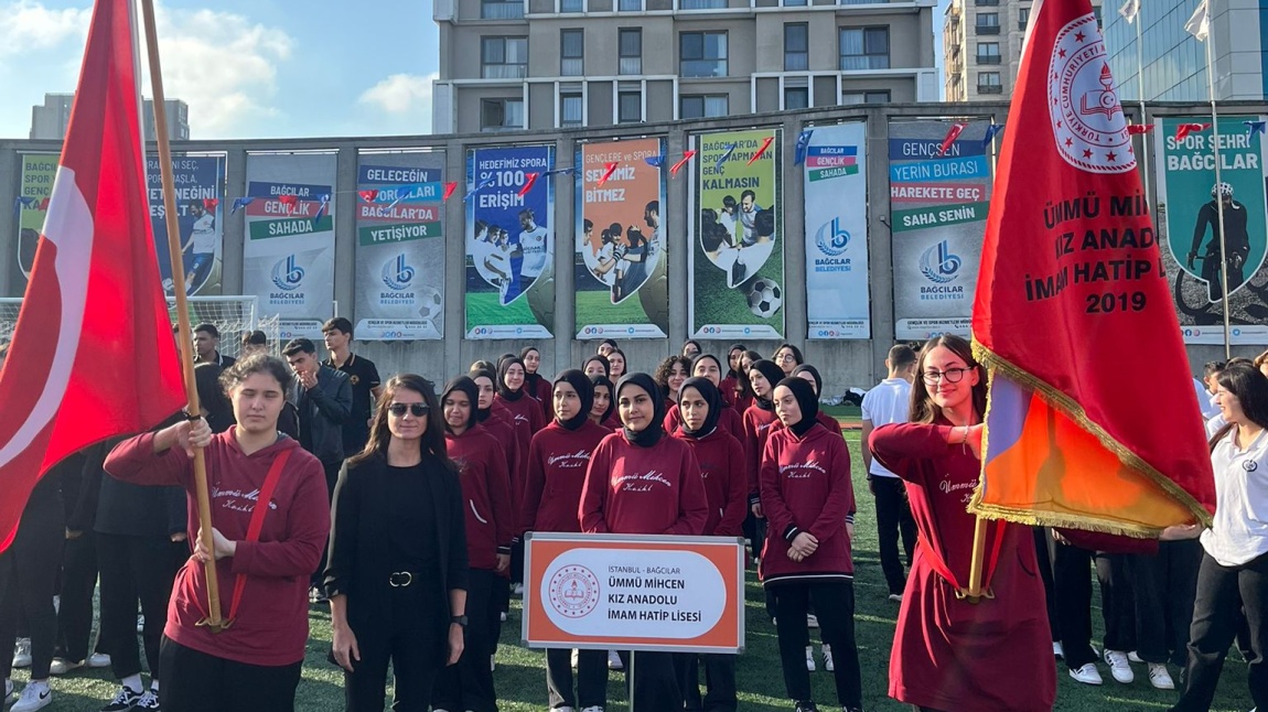 29 Ekim Cumhuriyet Bayramında Mahmutbey Stadında Yapılan Geçit Törenine Katıldık